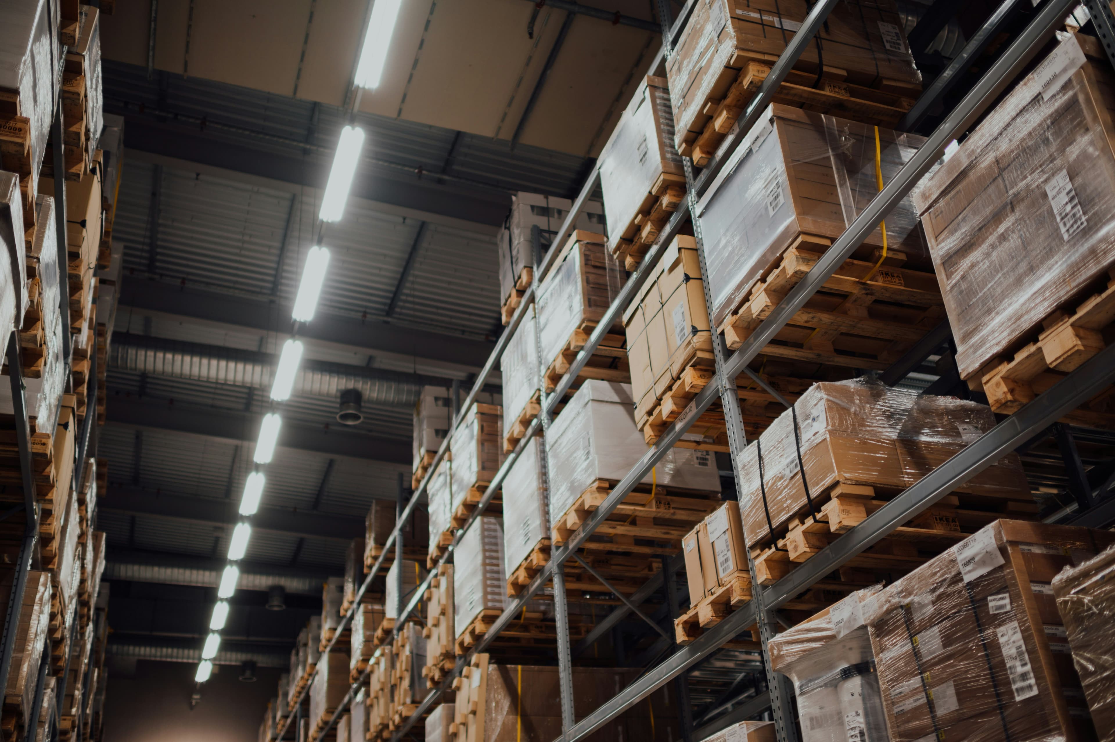 Intérieur d'un entrepôt logistique